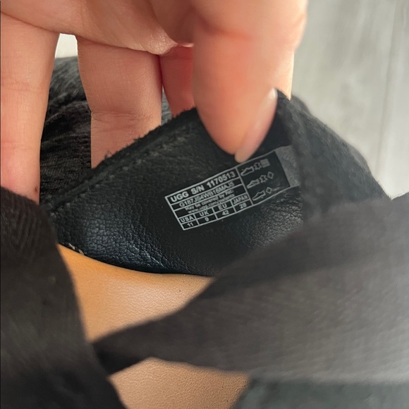 New!! UGG Taia Ankle Tie Wedge Sandal - Picture 4 of 5